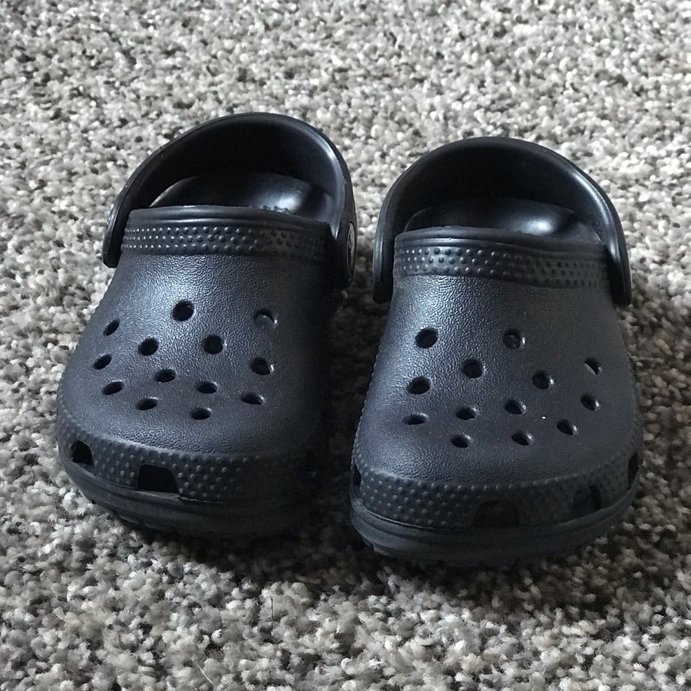 crocs